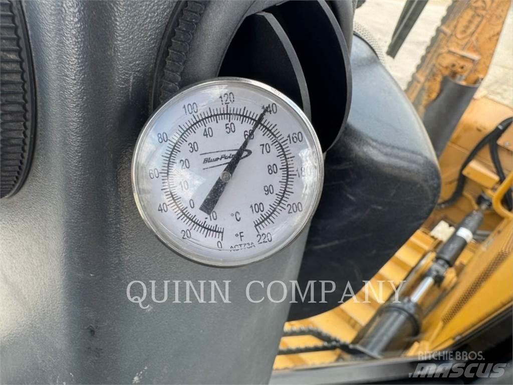 CAT D5K2 XL بلدوزرات مجنزرة