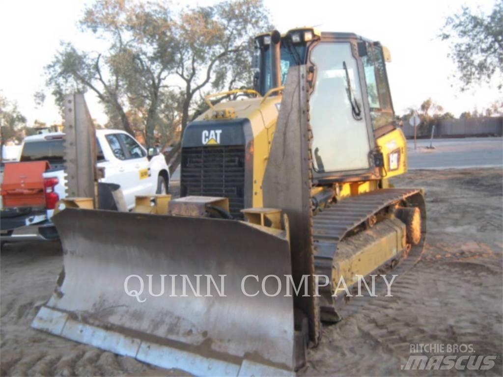 CAT D5K2 XL بلدوزرات مجنزرة