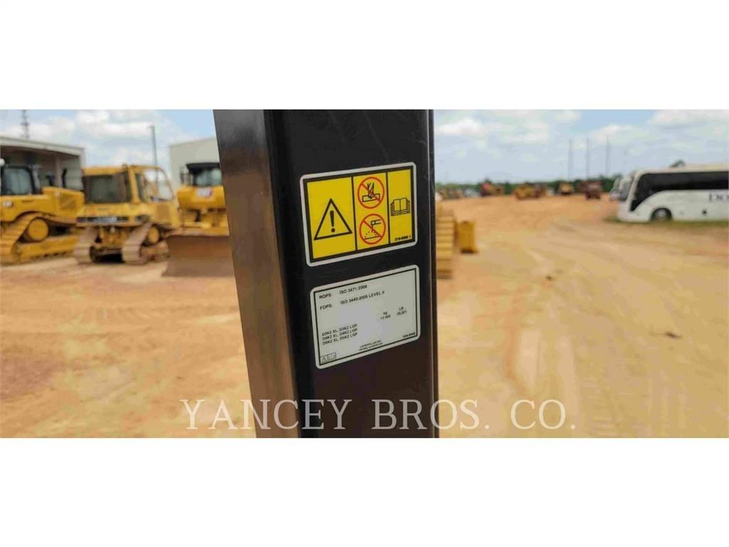 CAT D5K2 XL بلدوزرات مجنزرة