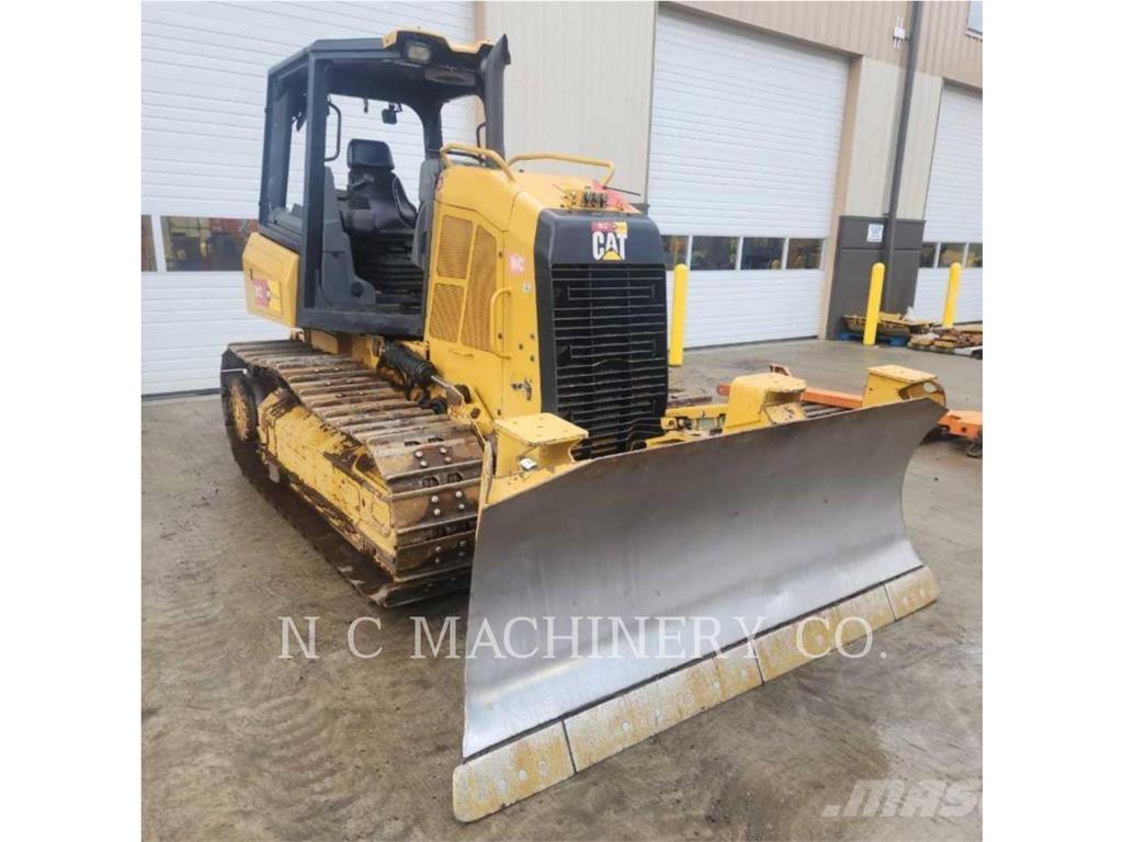 CAT D5K2 XLCN بلدوزرات مجنزرة