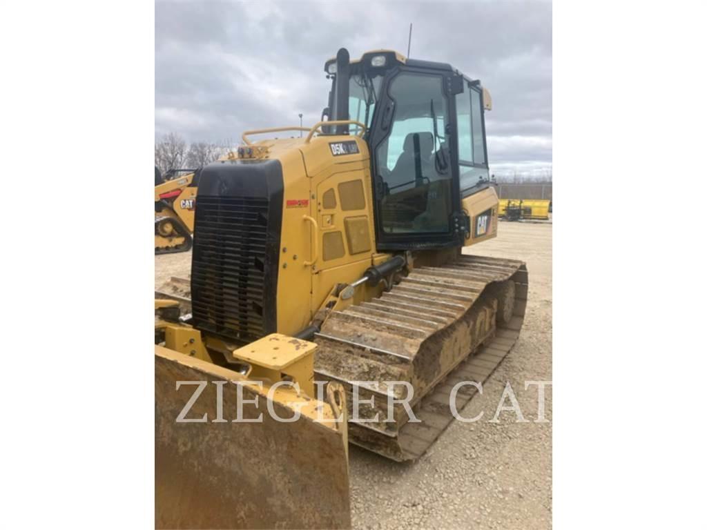 CAT D5K2LGP بلدوزرات مجنزرة