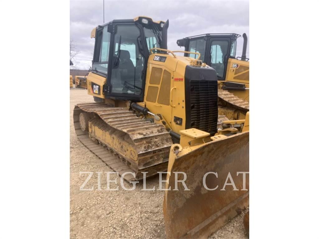 CAT D5K2LGP بلدوزرات مجنزرة