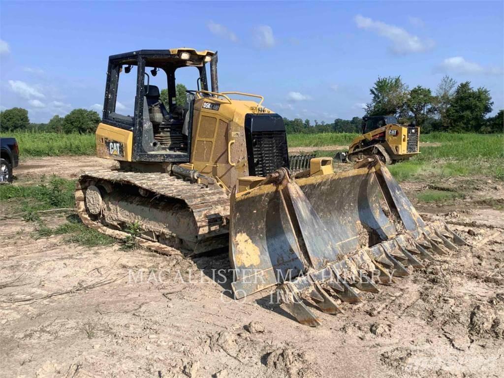 CAT D5K2LGP بلدوزرات مجنزرة