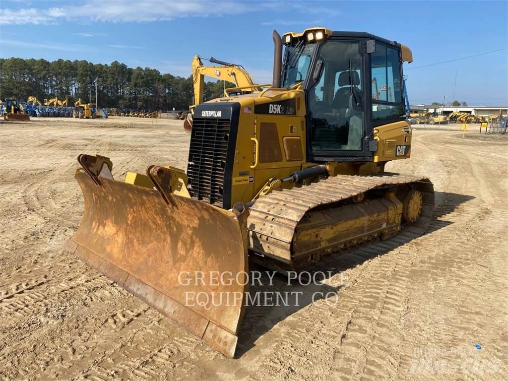 CAT D5K2LGP بلدوزرات مجنزرة