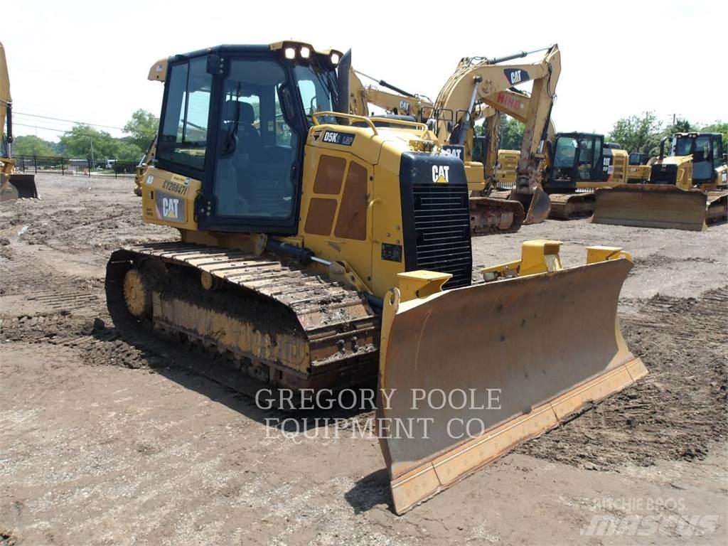 CAT D5K2LGP بلدوزرات مجنزرة