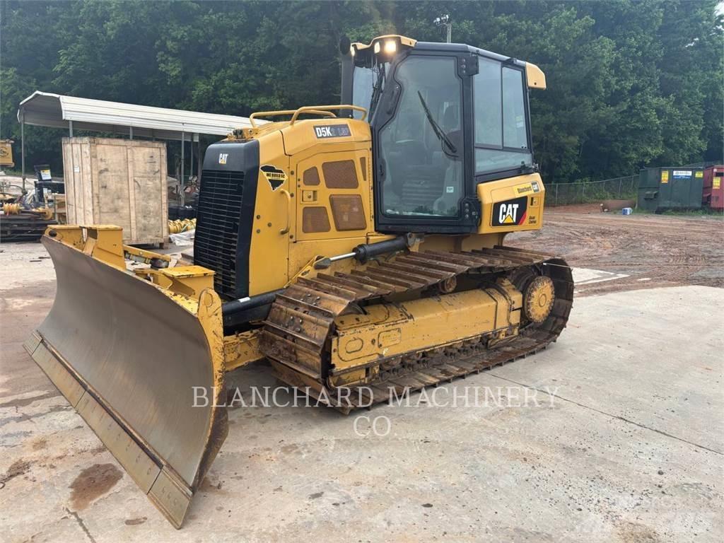 CAT D5K2LGP بلدوزرات مجنزرة