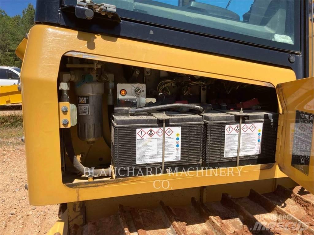 CAT D5K2LGP بلدوزرات مجنزرة