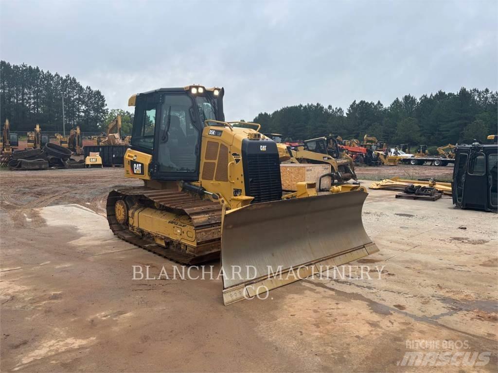 CAT D5K2LGP بلدوزرات مجنزرة