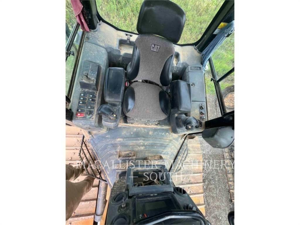 CAT D5K2LGP بلدوزرات مجنزرة