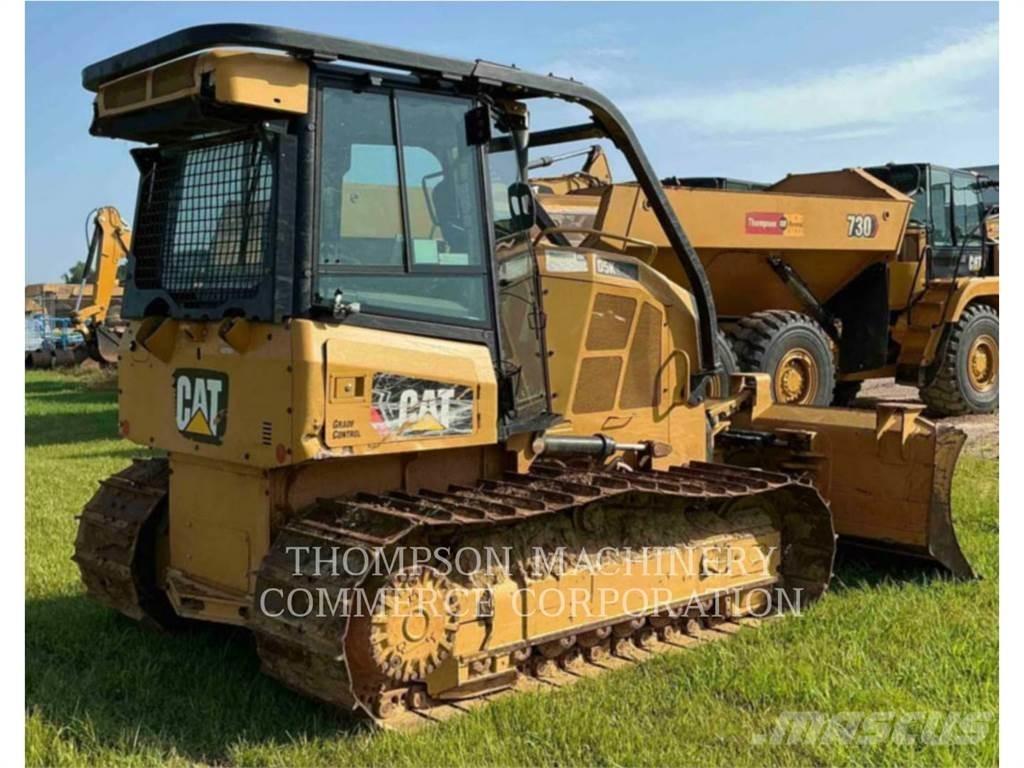 CAT D5K2LGP بلدوزرات مجنزرة