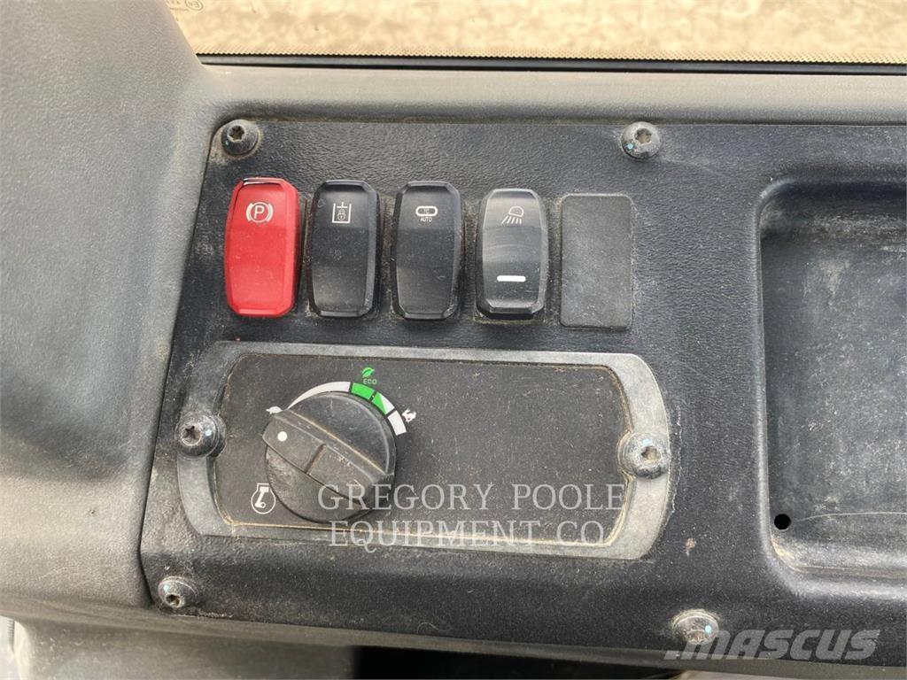 CAT D5K2LGP بلدوزرات مجنزرة