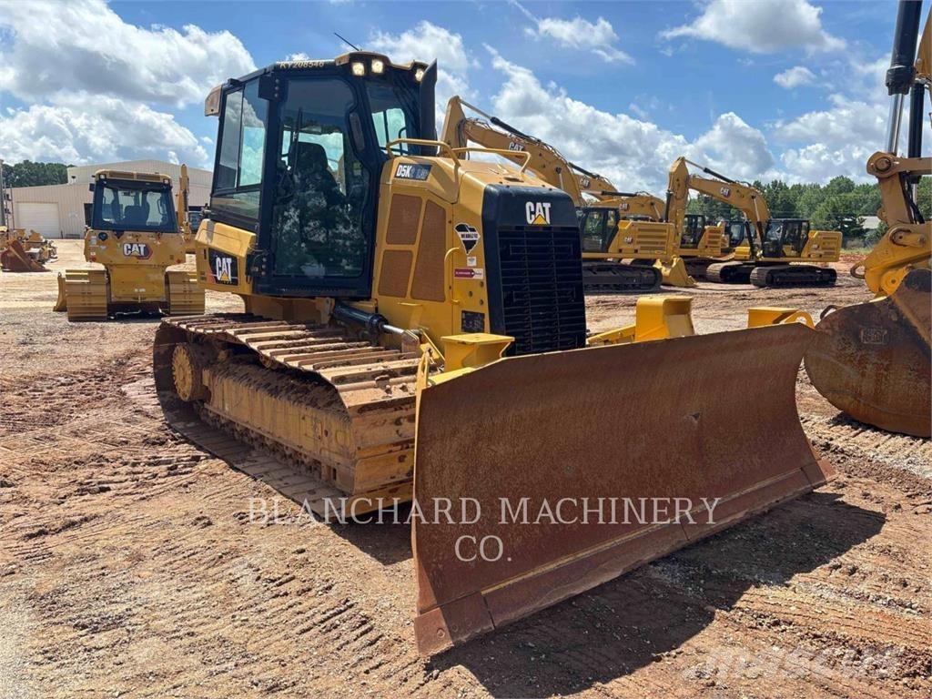 CAT D5K2LGP بلدوزرات مجنزرة