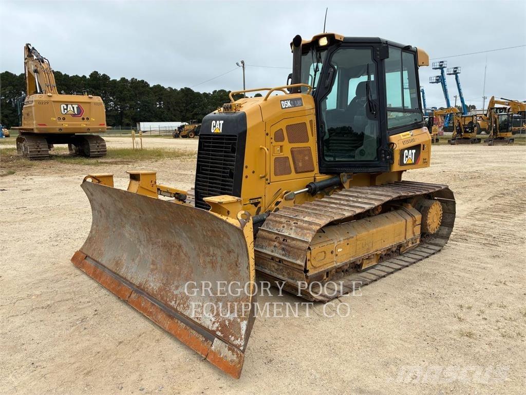 CAT D5K2LGP بلدوزرات مجنزرة