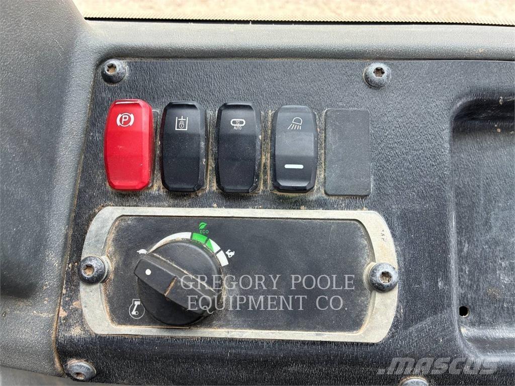 CAT D5K2LGP بلدوزرات مجنزرة