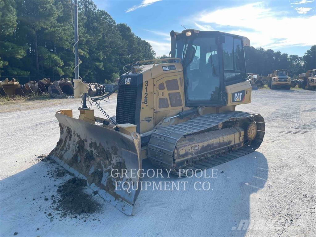 CAT D5K2LGP بلدوزرات مجنزرة