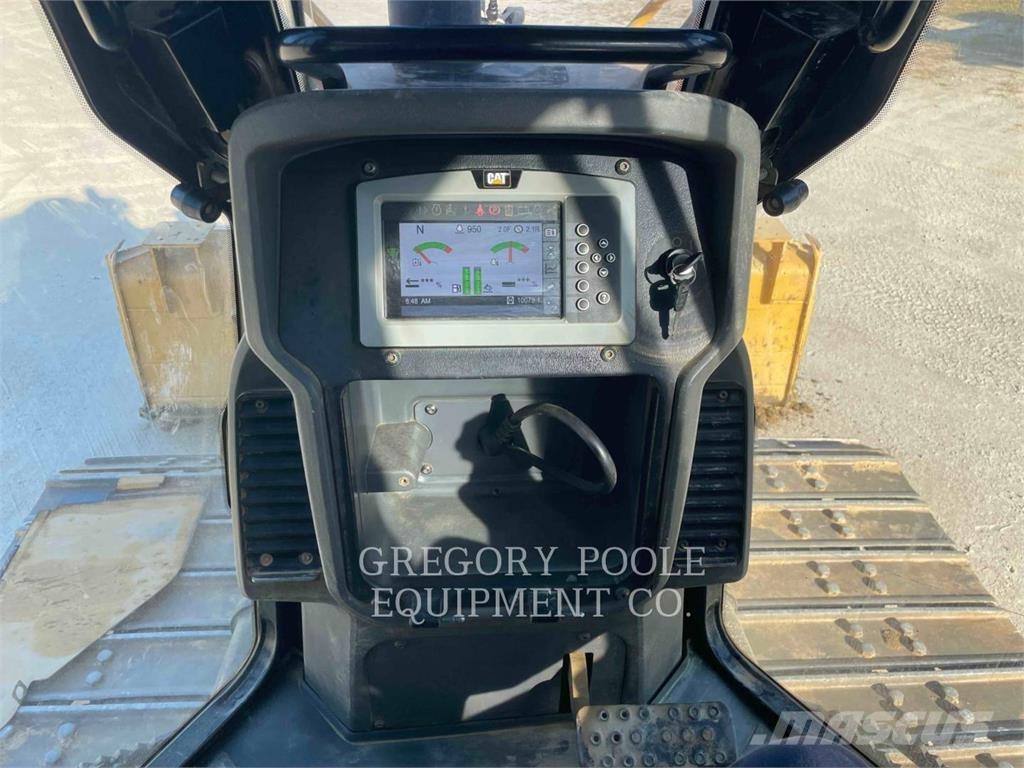 CAT D5K2LGP بلدوزرات مجنزرة