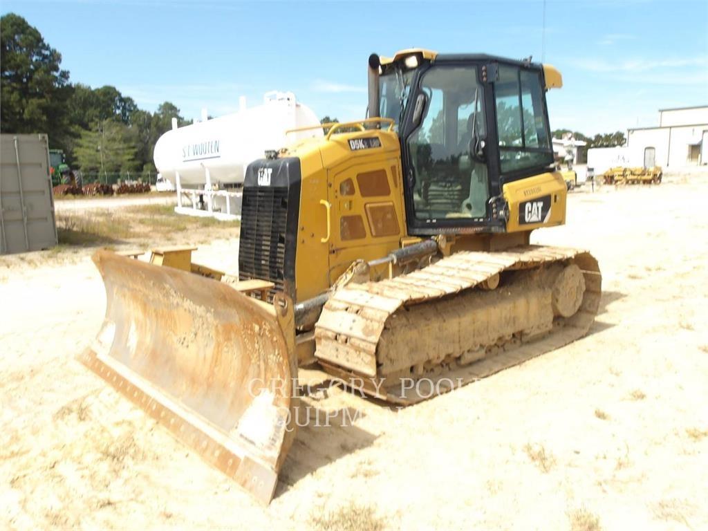 CAT D5K2LGP بلدوزرات مجنزرة