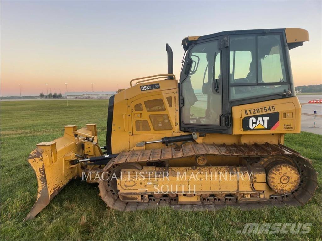 CAT D5K2LGP بلدوزرات مجنزرة
