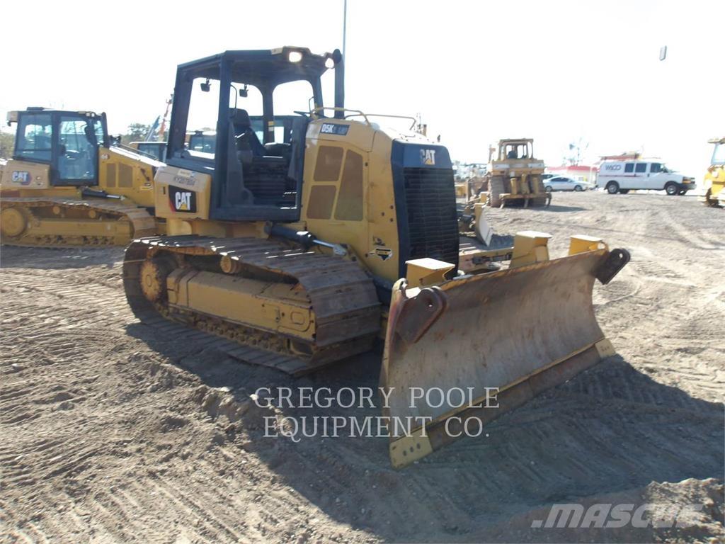 CAT D5K2LGP بلدوزرات مجنزرة
