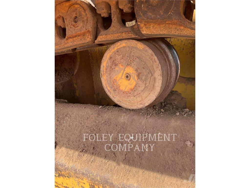 CAT D5K2LGP بلدوزرات مجنزرة