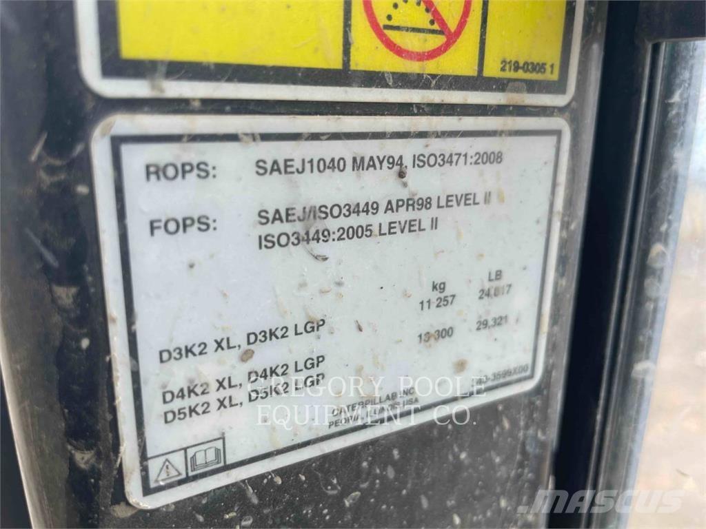 CAT D5K2LGP بلدوزرات مجنزرة