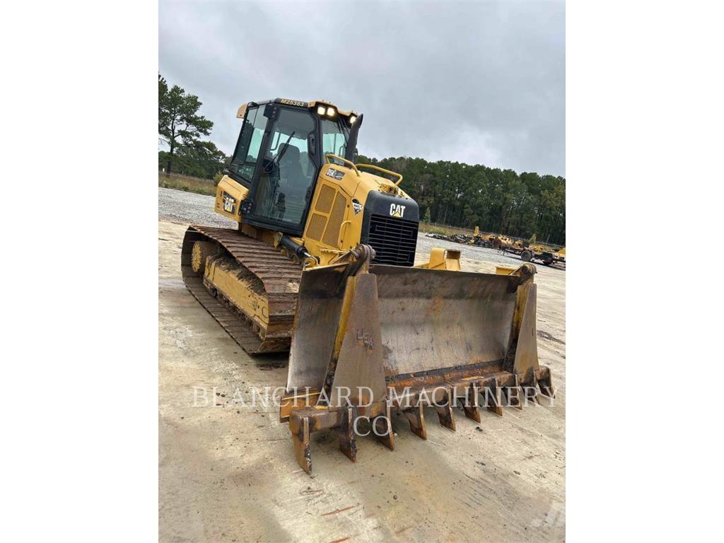 CAT D5K2LGP بلدوزرات مجنزرة