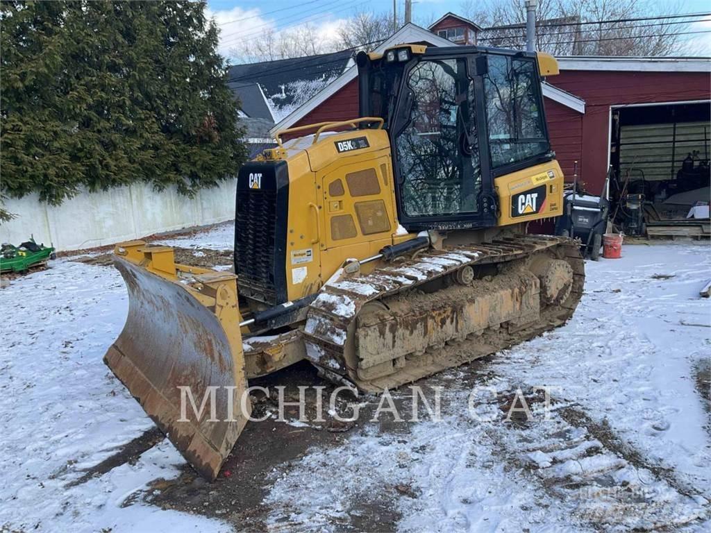 CAT D5K2X ASZ24F بلدوزرات مجنزرة