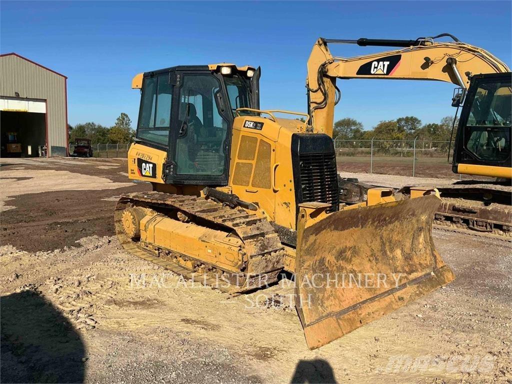 CAT D5K2XL بلدوزرات مجنزرة