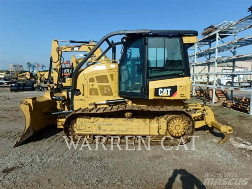 CAT D5K2XL ARO بلدوزرات مجنزرة