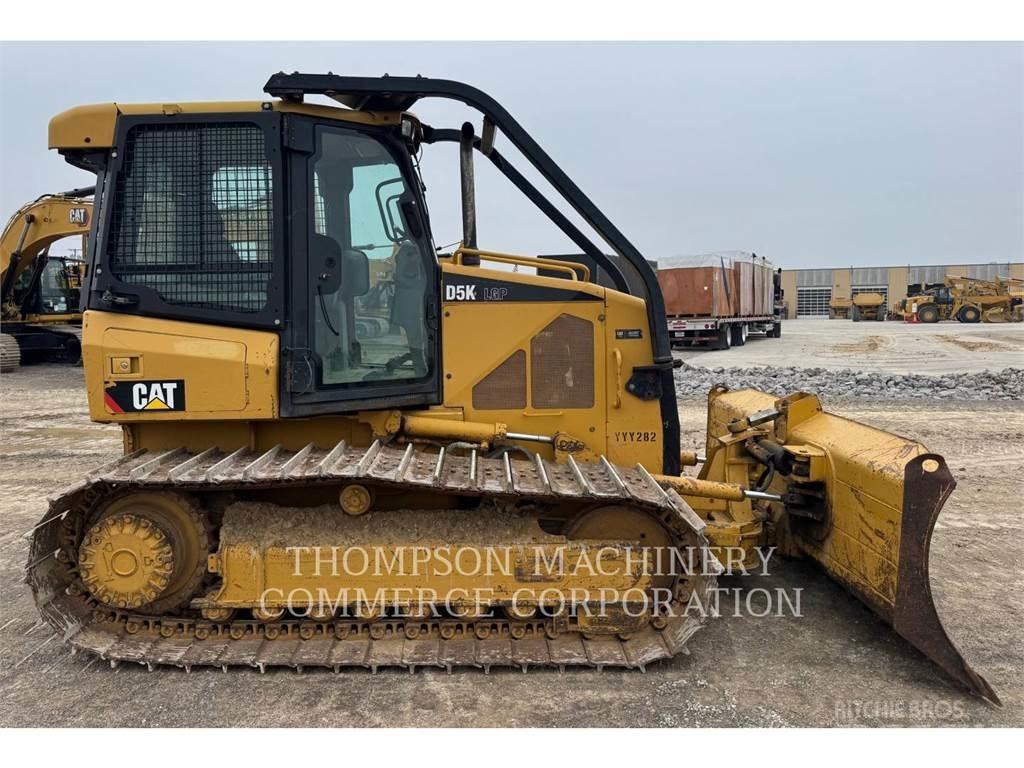 CAT D5KLGP بلدوزرات مجنزرة