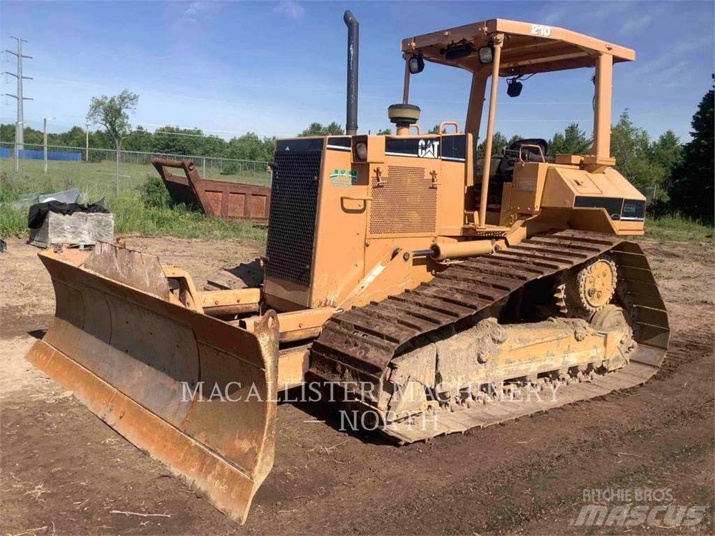CAT D5ML بلدوزرات مجنزرة