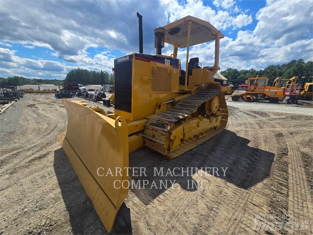 CAT D5MXL بلدوزرات مجنزرة