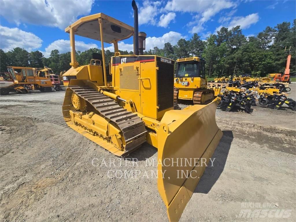 CAT D5MXL بلدوزرات مجنزرة