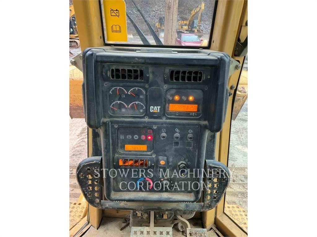 CAT D5NXL بلدوزرات مجنزرة