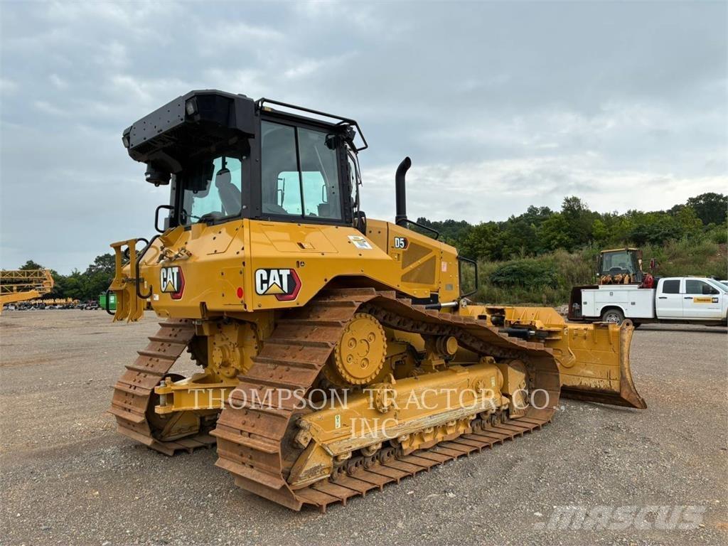 CAT D5VP بلدوزرات مجنزرة