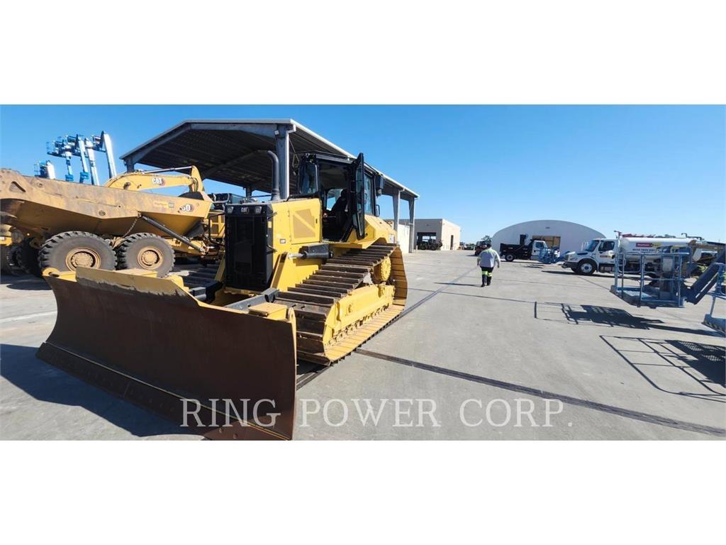 CAT D5VPEW بلدوزرات مجنزرة