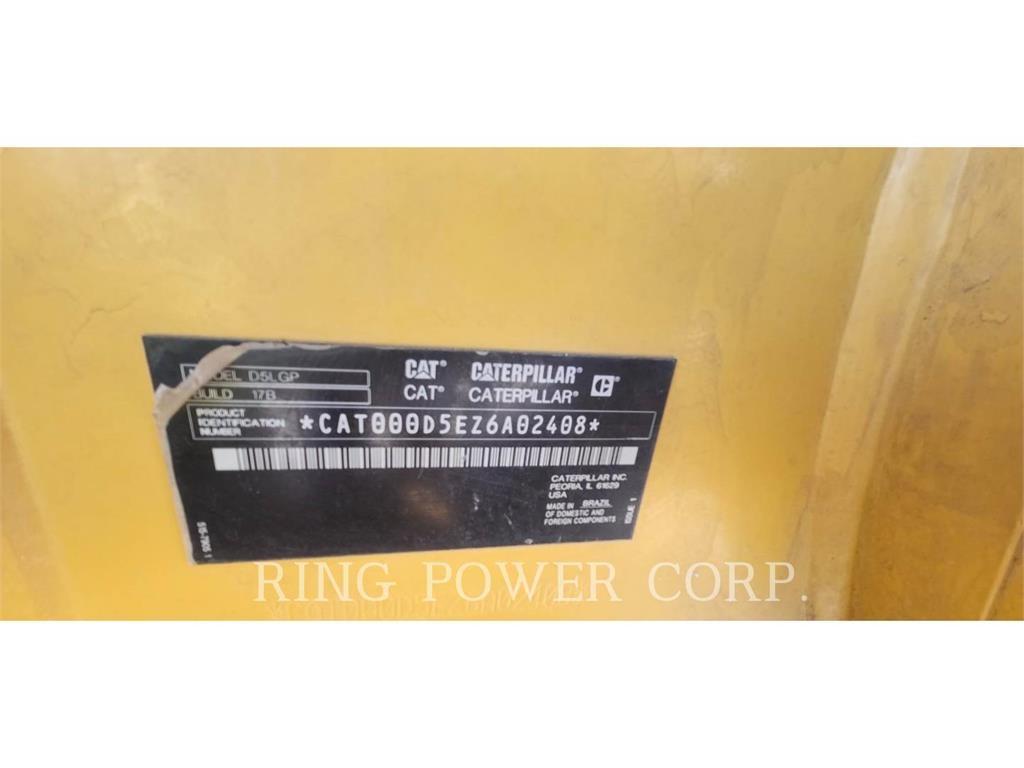 CAT D5VPEW بلدوزرات مجنزرة