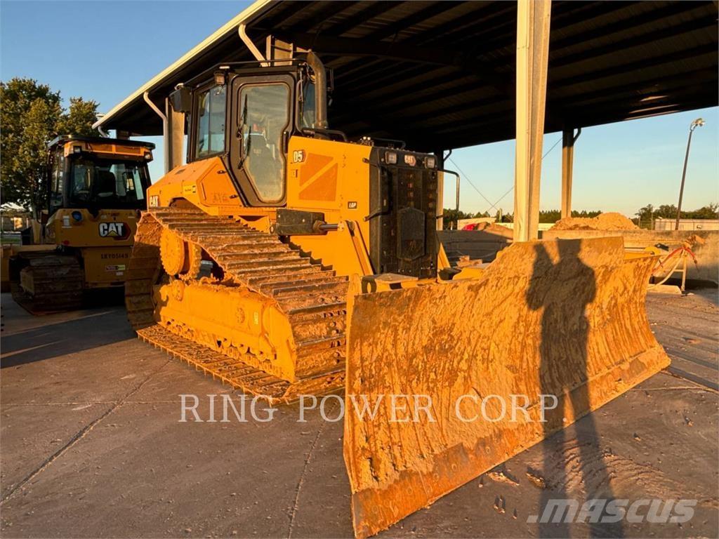 CAT D5VPEW بلدوزرات مجنزرة