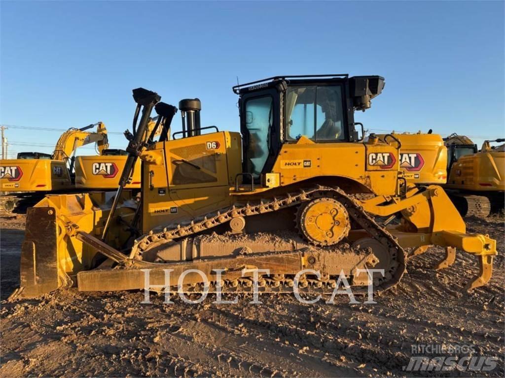 CAT D6 بلدوزرات مجنزرة