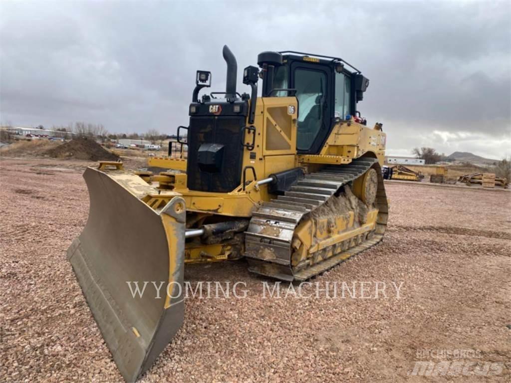 CAT D6 بلدوزرات مجنزرة