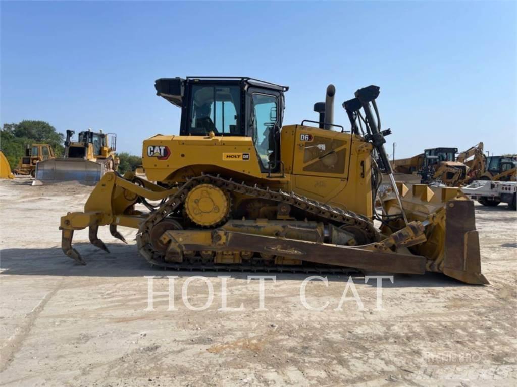 CAT D6 بلدوزرات مجنزرة