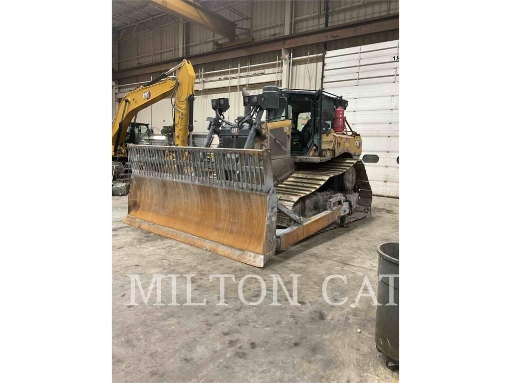 CAT D6 بلدوزرات مجنزرة