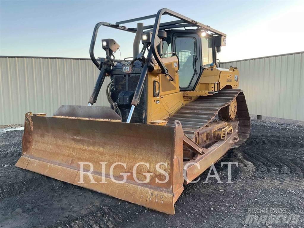 CAT D6 بلدوزرات مجنزرة