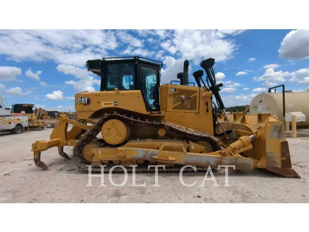 CAT D6 بلدوزرات مجنزرة