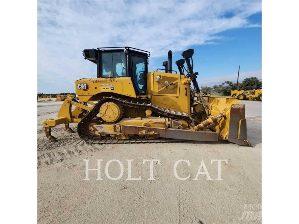 CAT D6 بلدوزرات مجنزرة