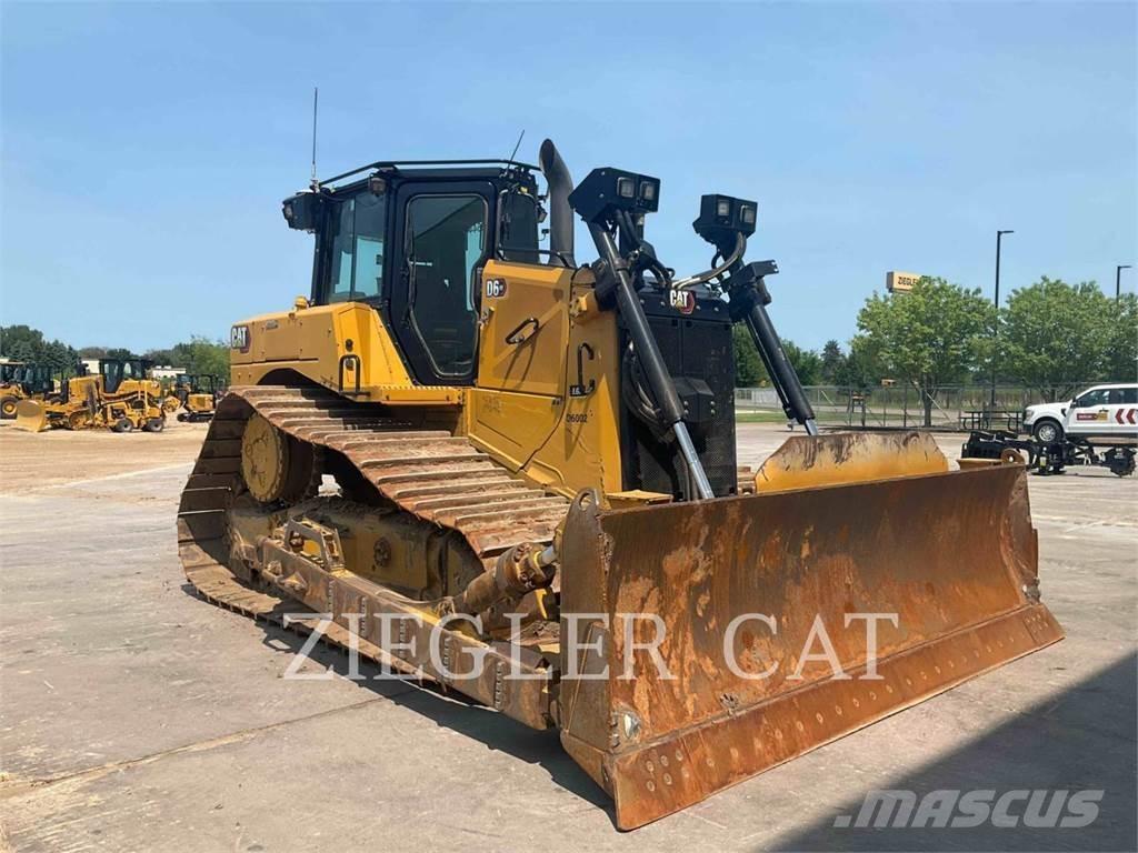 CAT D6 بلدوزرات مجنزرة