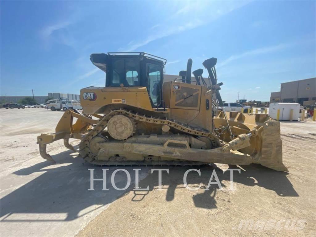 CAT D6 بلدوزرات مجنزرة