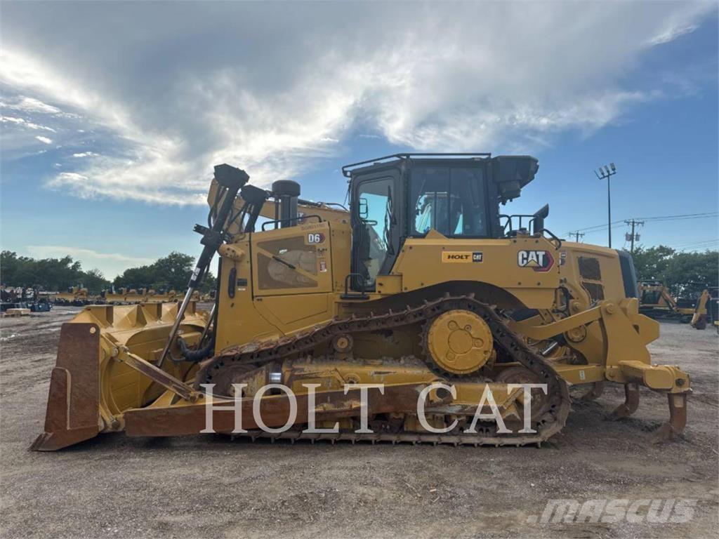 CAT D6 بلدوزرات مجنزرة