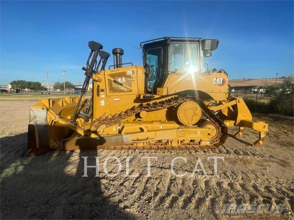 CAT D6 بلدوزرات مجنزرة