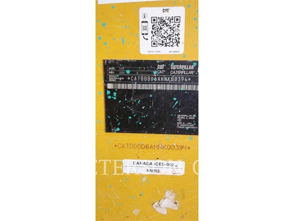 CAT D6 بلدوزرات مجنزرة